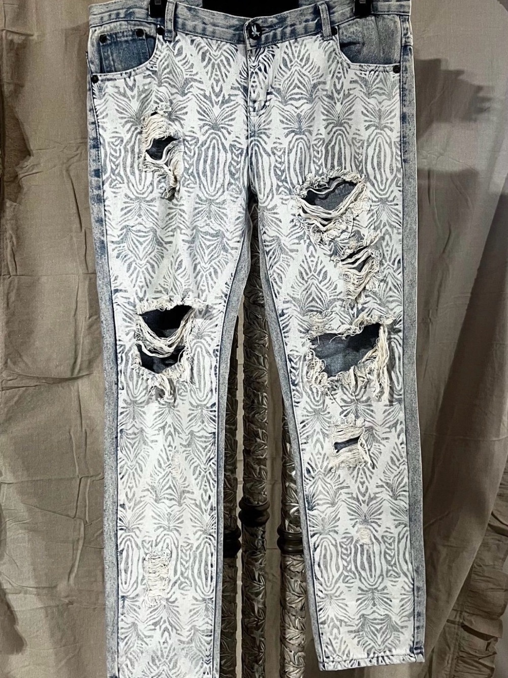 One Teaspoon Distressed and Shredded Frond Patterned Light Wash Low Rise Jesns